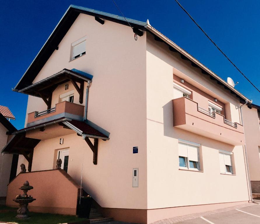 Fotografia z galérie ubytovania Apartmani "Mimoza" v destinácii Otočac