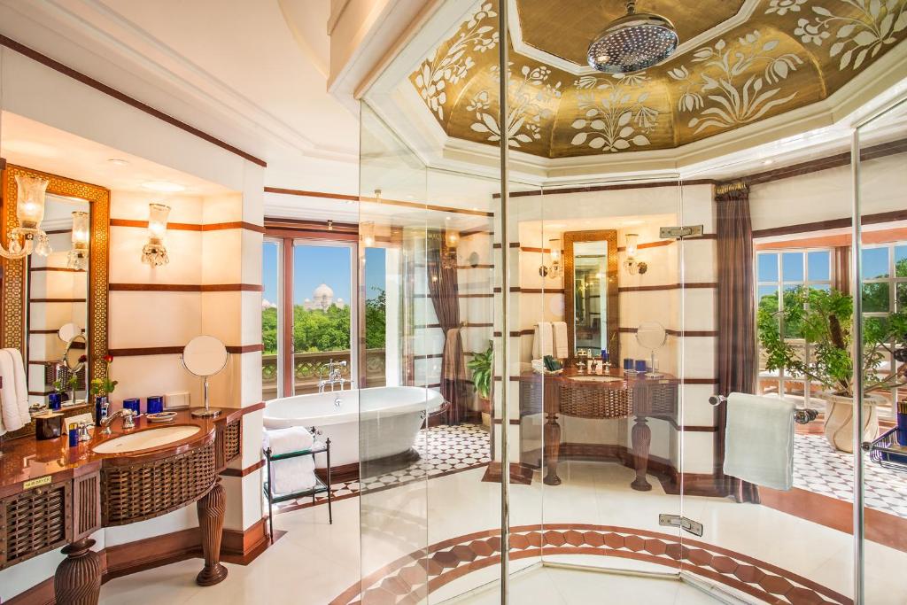 Posezení v ubytování The Oberoi Amarvilas Agra