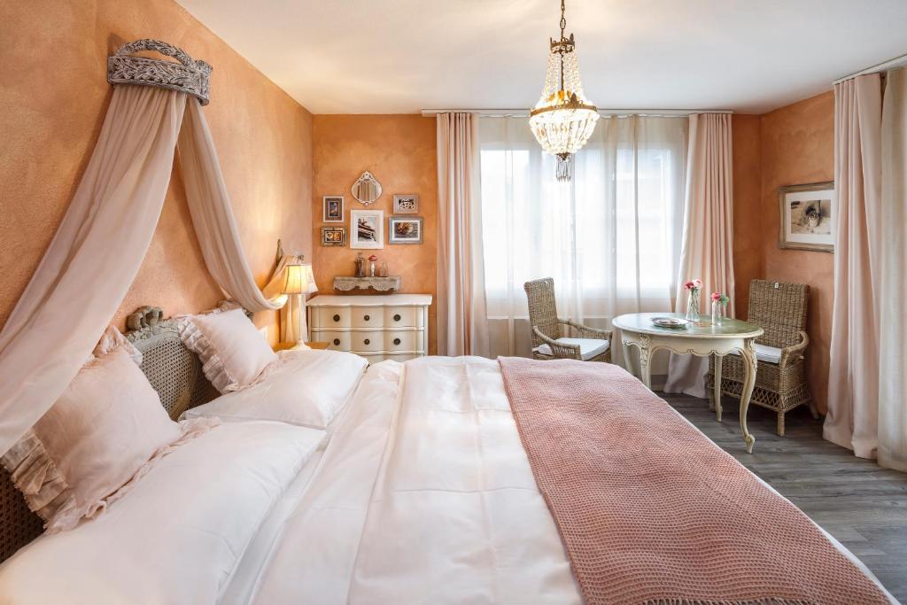 Postel nebo postele na pokoji v ubytování Hotel & Restaurant zum Beck