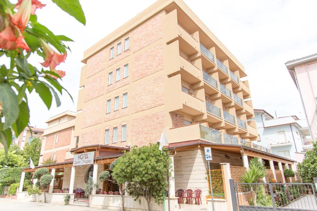 Budova, kde se hotel nachází