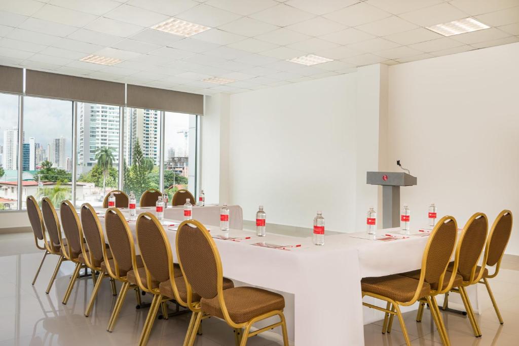 Konferenční prostory v ubytování Ramada Plaza by Wyndham Panama Punta Pacifica