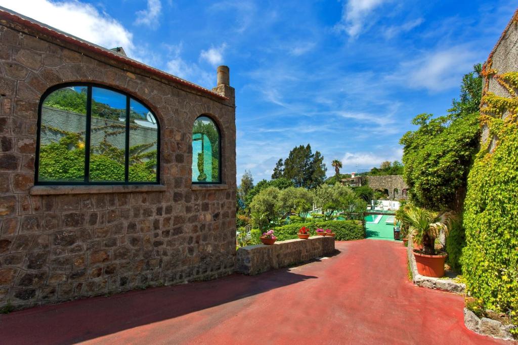 Κήπος έξω από το Parco dei Principi Resort & Spa