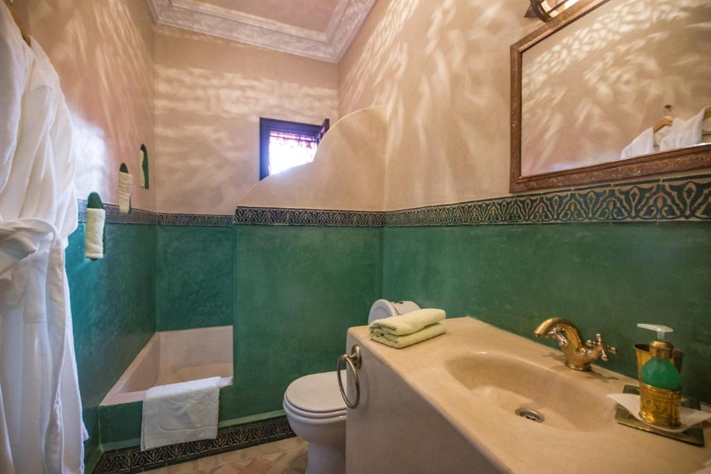 Un baño de Riad Lamya Marrakech
