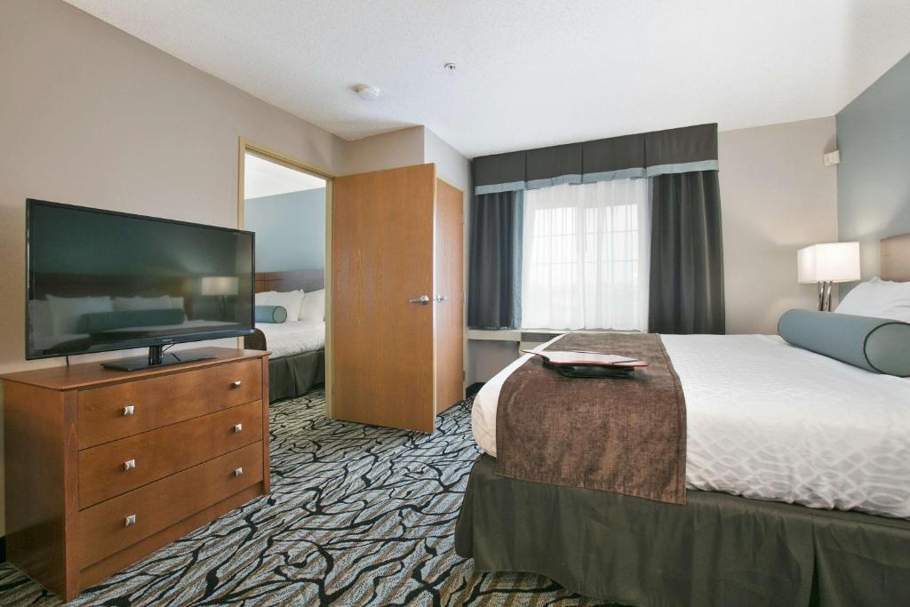 Best Western Plus Blaine at the National Sports Center - Suite Avec Deux Lits Royaux Et Canapé-lit