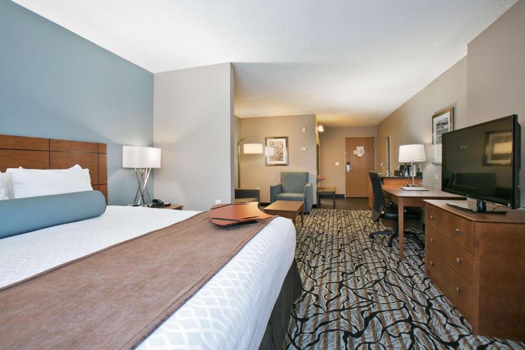 Best Western Plus Blaine at the National Sports Center - Suite Royale