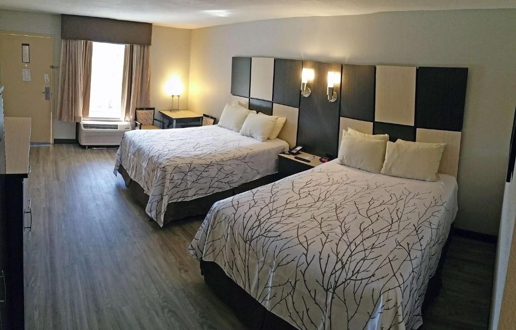 Best Western Cades Cove Inn photo