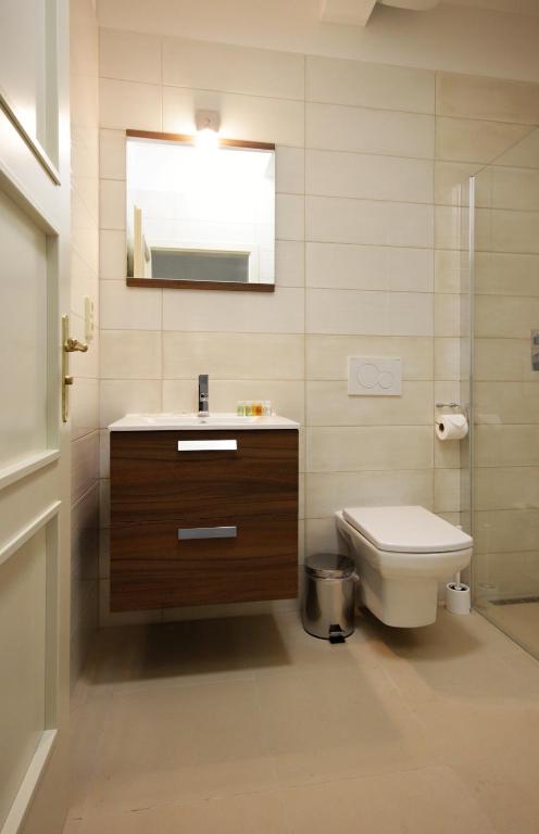 Łazienka w obiekcie Alveo Suites