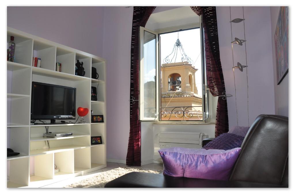 Area tempat duduk di Valentina Vatican Apartment
