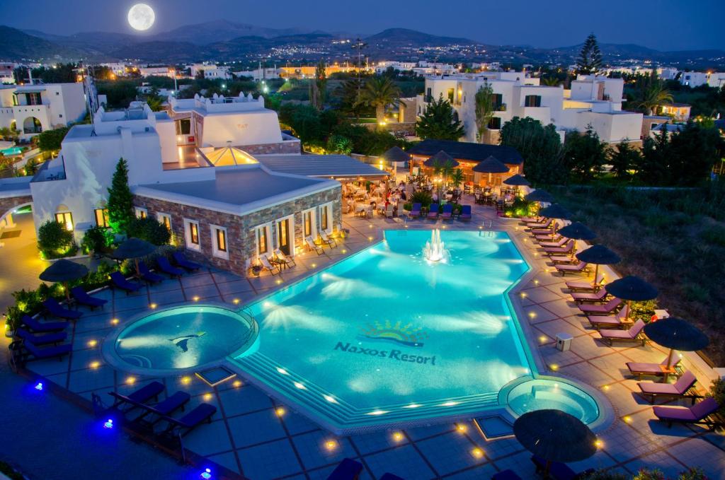 View ng pool sa Naxos Resort Beach Hotel o sa malapit
