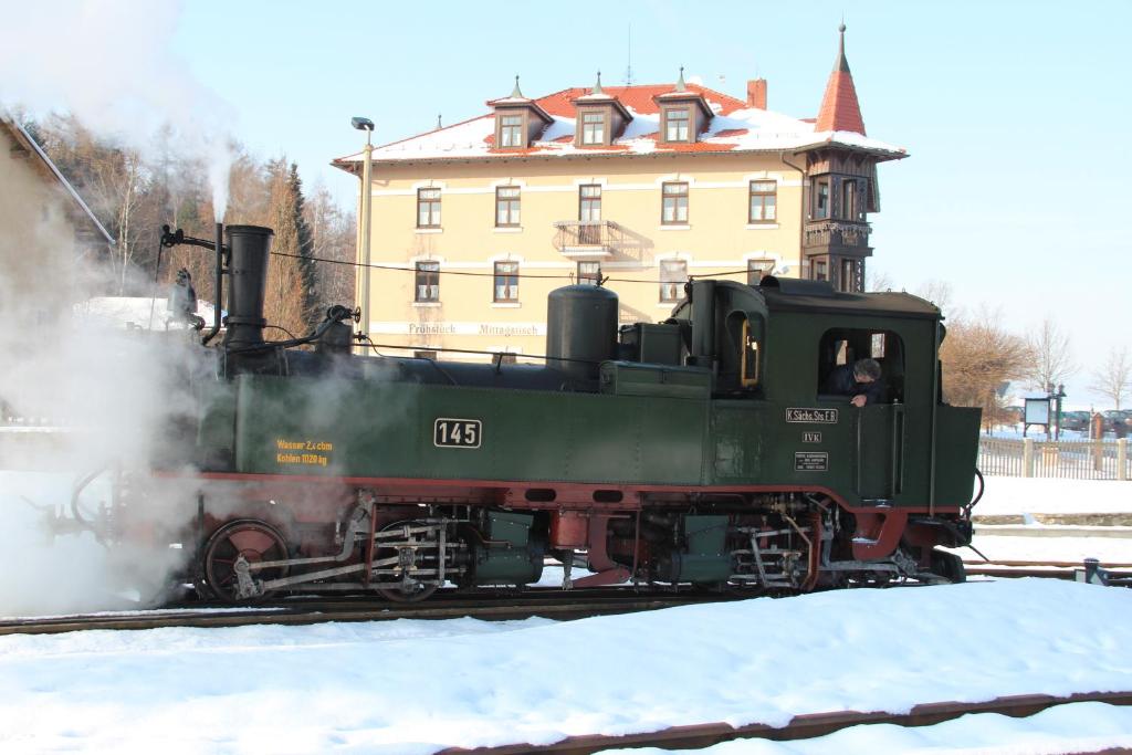 Fotografie z fotogalerie ubytování Hotel BB Bahnhof Bertsdorf v destinaci Olbersdorf