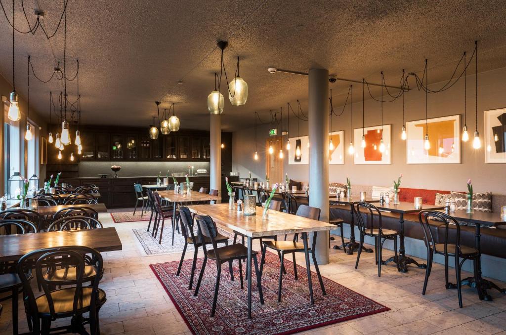 Restaurace v ubytování Hotel Höfn