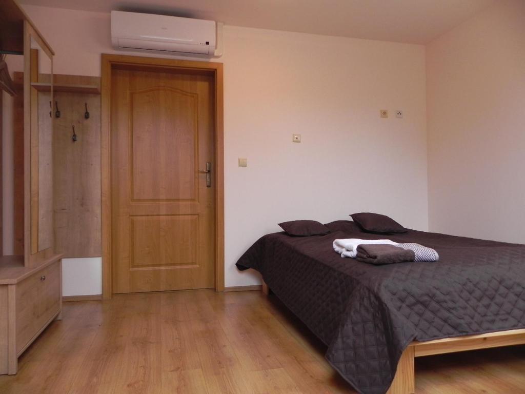 Noclegi Ostoja - Zwierzyniec, Roztocze - Habitación Doble Con Baño Privado