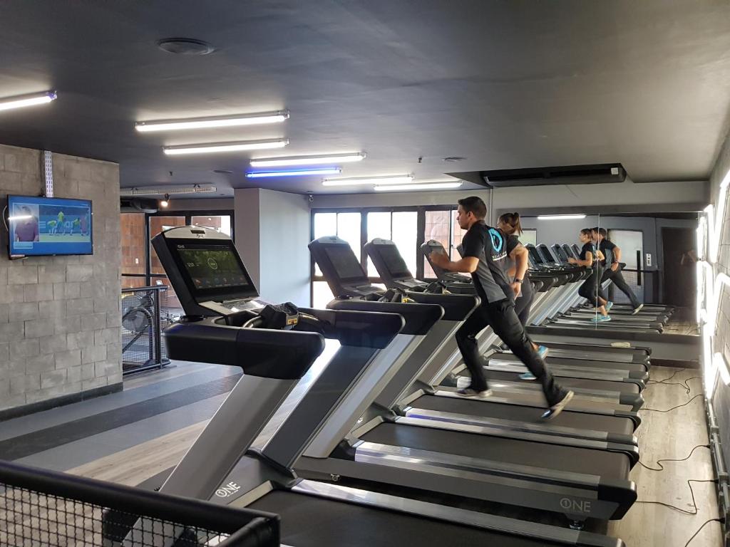 Spordikeskus ja/või sportimisvõimalused majutusasutuses Iracema Residence Hotel Flat