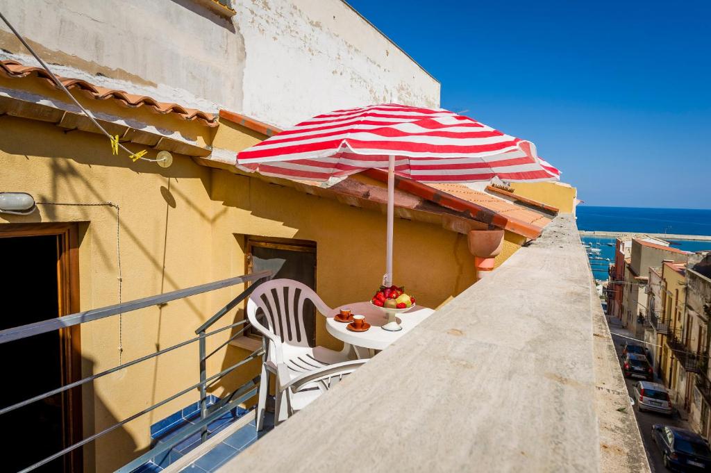 Zdjęcie z galerii obiektu Appartamento Mediterraneo w mieście Castellammare del Golfo