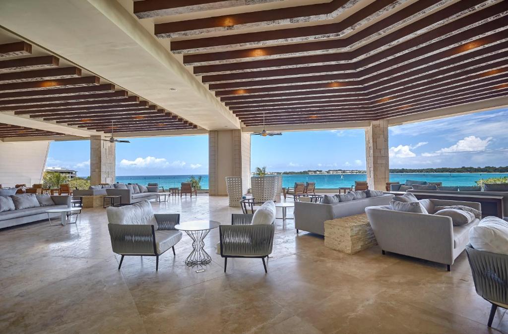 Posezení v ubytování Hideaway at Royalton Negril, An Autograph Collection All-Inclusive Resort - Adults Only