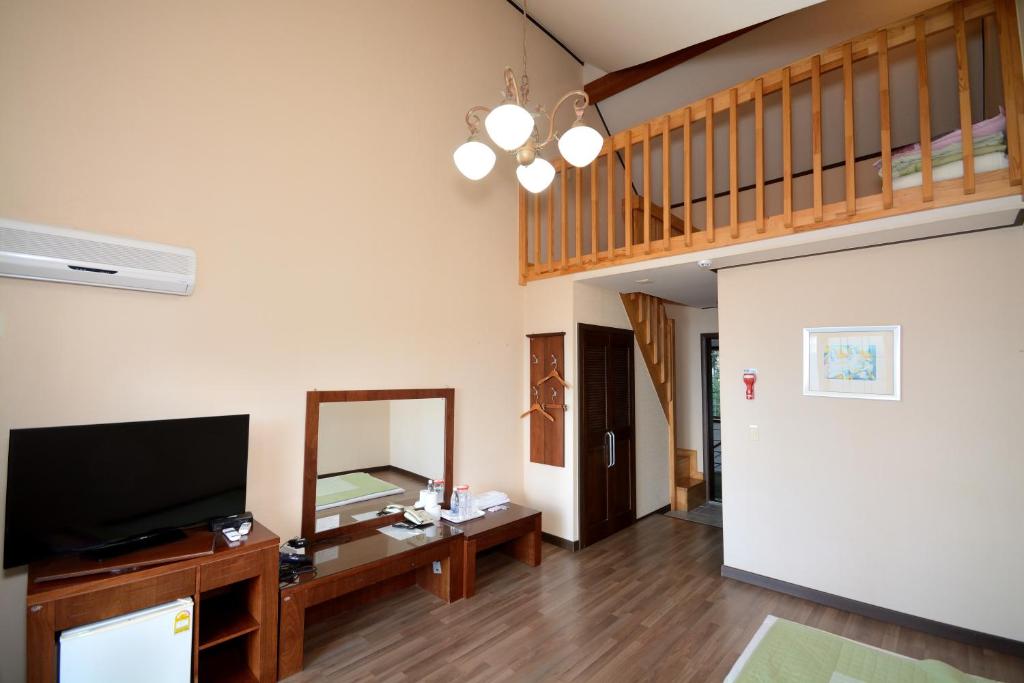 TV a/nebo společenská místnost v ubytování Daea Ulleung Resort