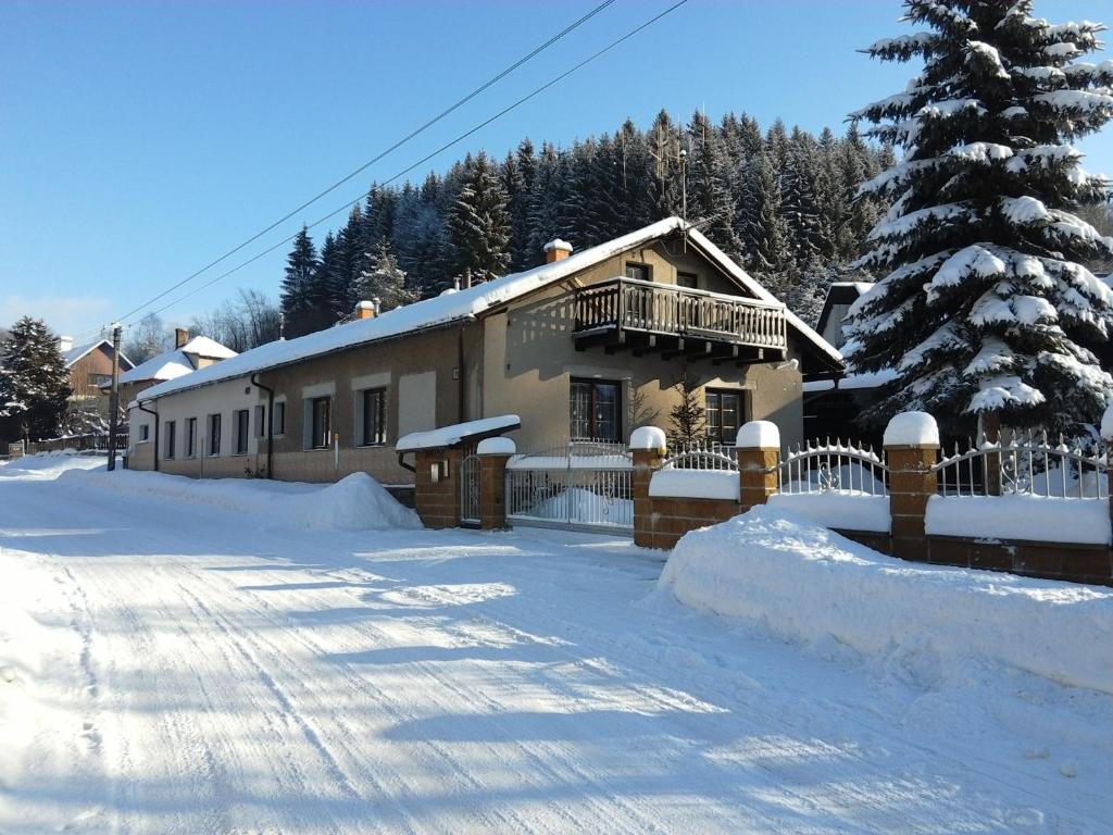 Obiekt Apartmány pod Suchým Vrchem zimą