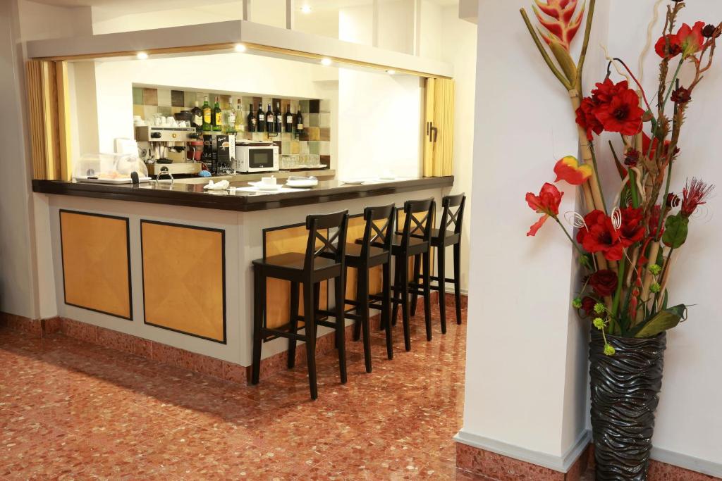 Hotel Alguer Camp Nou - Resim 43