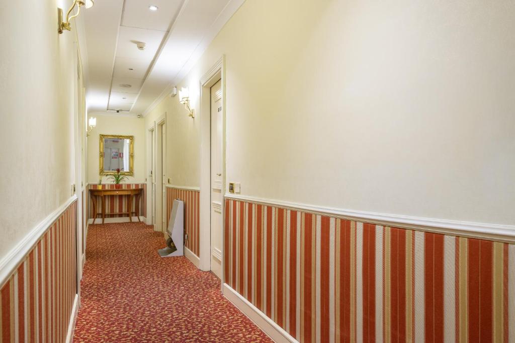 Gambrinus Hotel - Resim 26