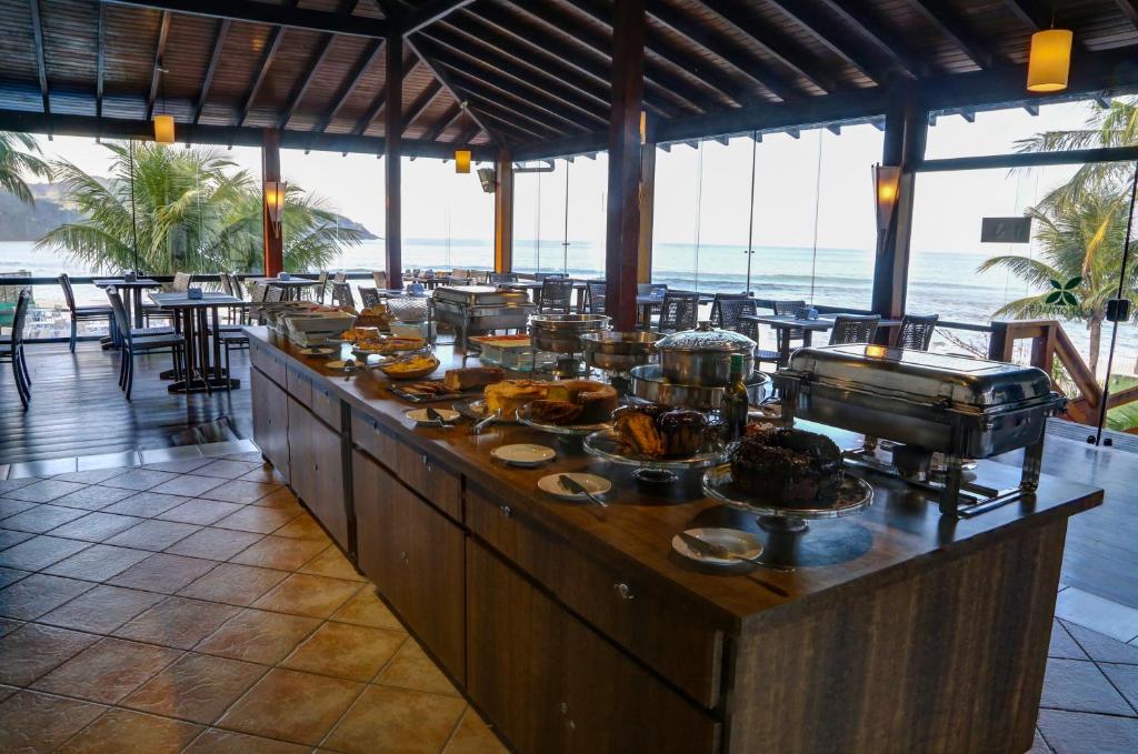 Comida no hotel ou em algum lugar perto
