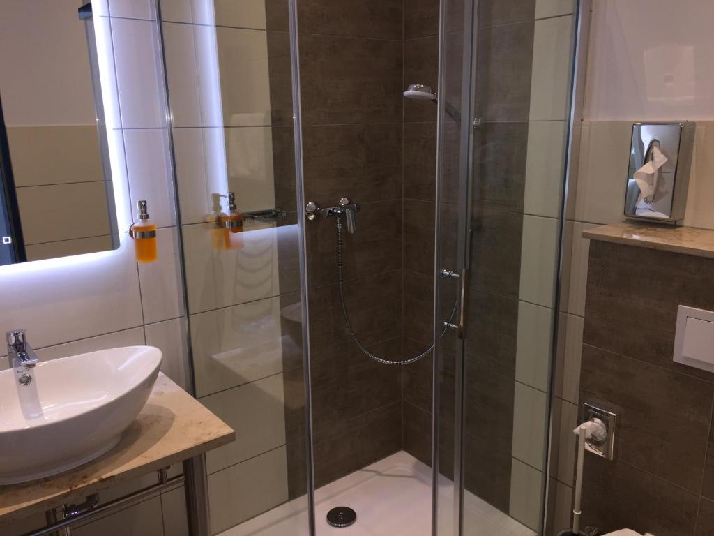 Median Hotel Garni - 7