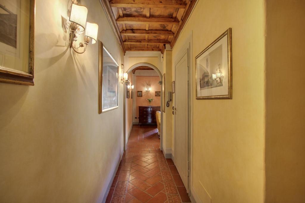 Zdjęcie z galerii obiektu Pergola Apartment we Florencji