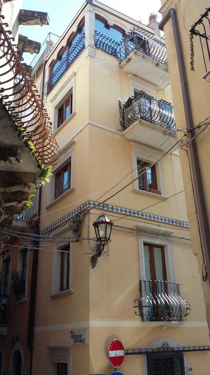 Budynek, w którym mieści się apartament