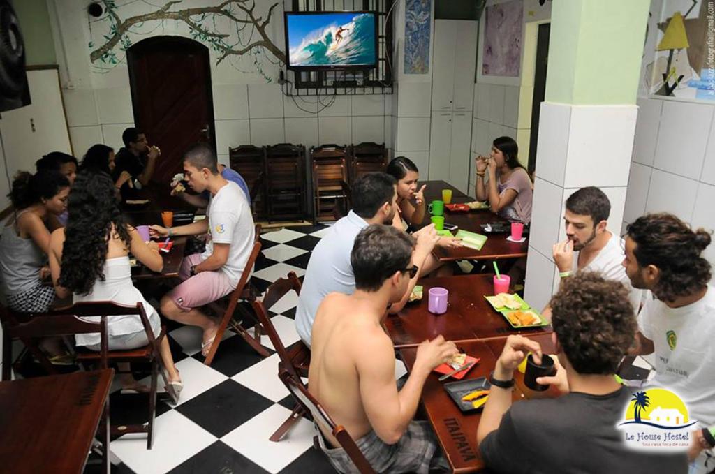  Le House Hostel