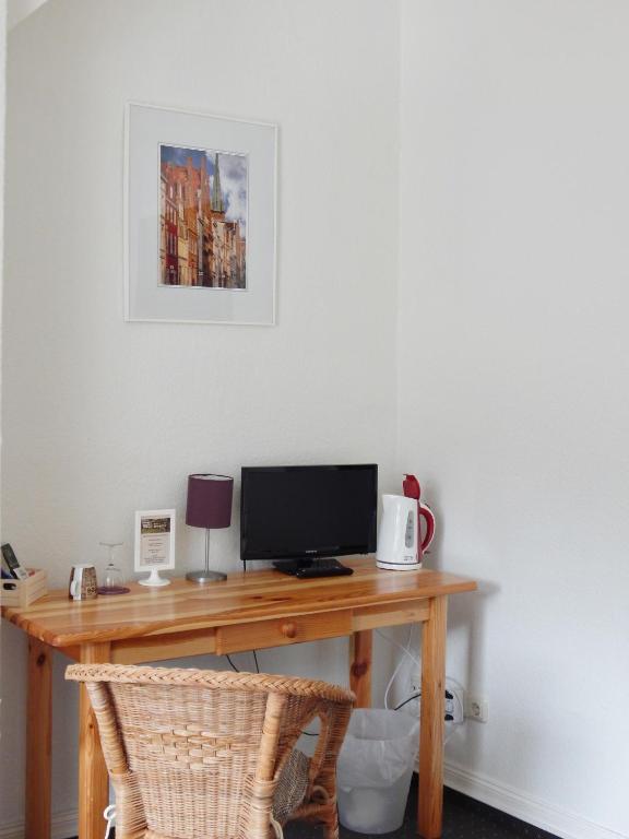 Hotel Schweizerhaus - Single Room
