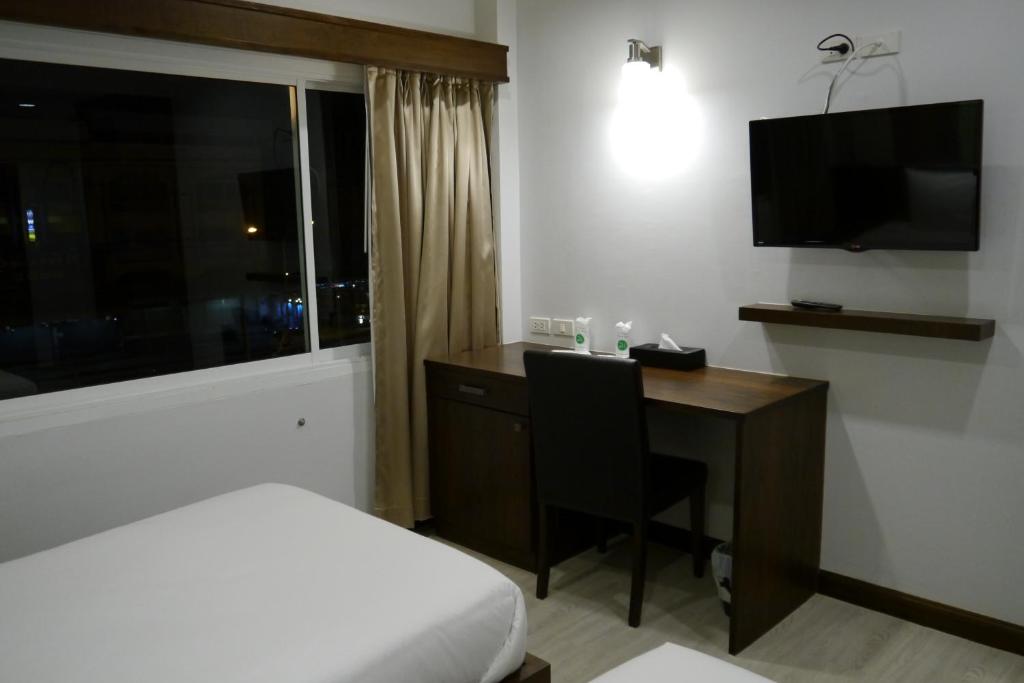 Lertnimit Hotel - Standard Double Or Twin Room