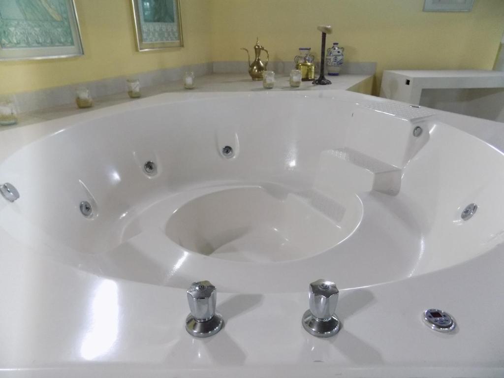  Villa Serena Bed & Breakfast