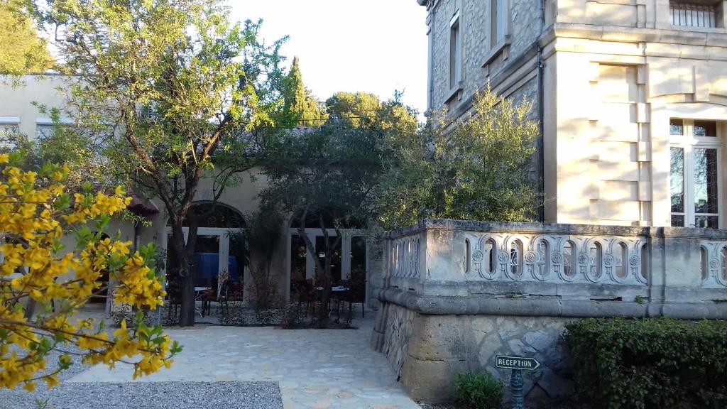 Zahrada ubytování Logis Hôtel - Restaurant Résidence Les Cèdres