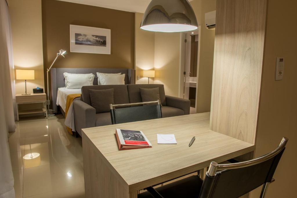 Link Stay Flats - Deluxe King Suite