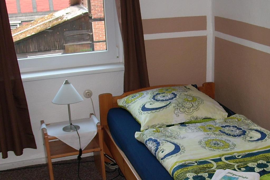 Hotel Bürgerstube - Single Room With Shared Shower And Toilet