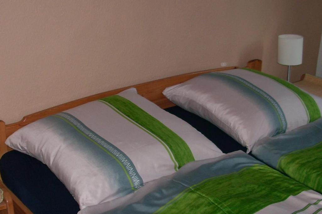 Hotel Bürgerstube - Double Room With Shared Toilet