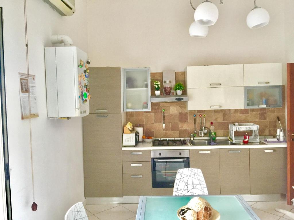 Zdjęcie z galerii obiektu Miseria e Nobiltà Apartment CHECK-IN FROM 12 00 TO 15 00 w mieście Neapol