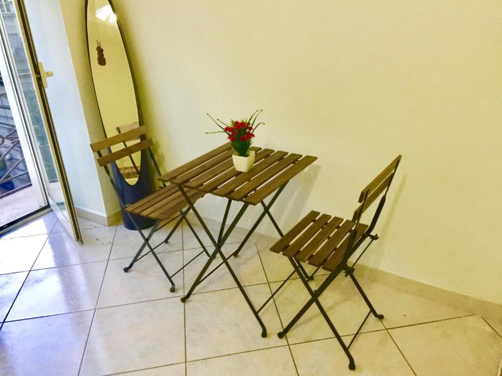 Zdjęcie z galerii obiektu Miseria e Nobiltà Apartment CHECK-IN FROM 12 00 TO 15 00 w mieście Neapol