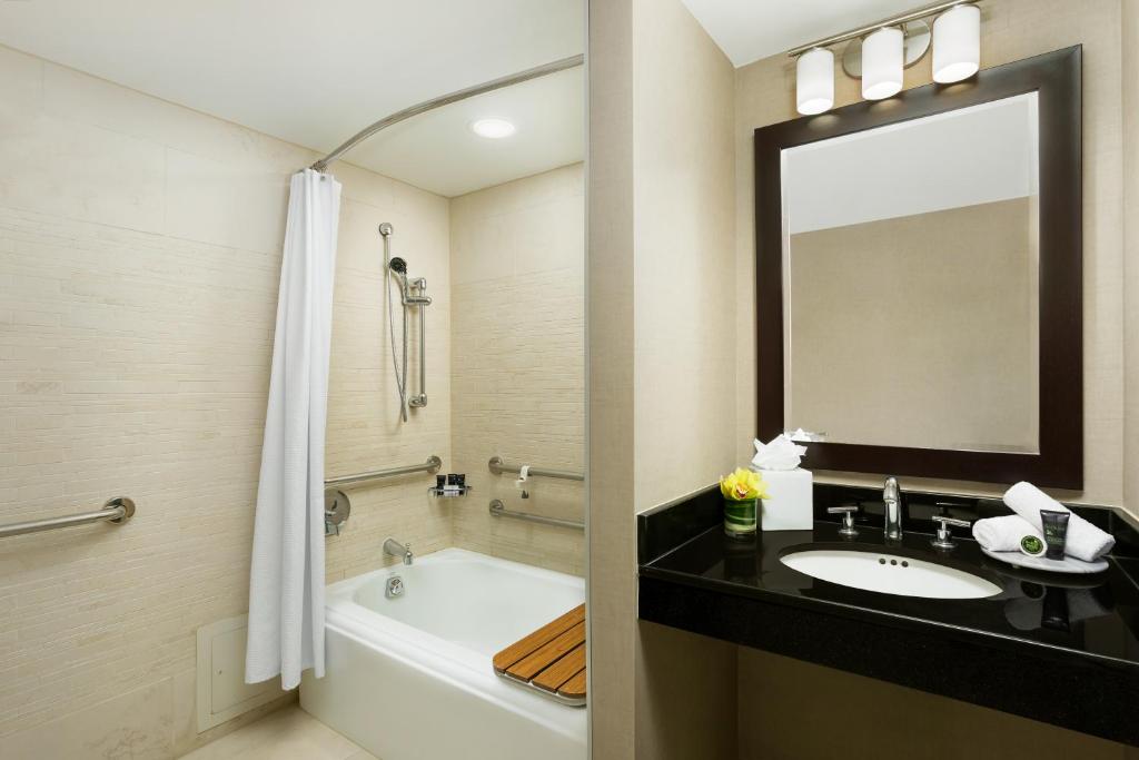 Hyatt Centric Arlington - 