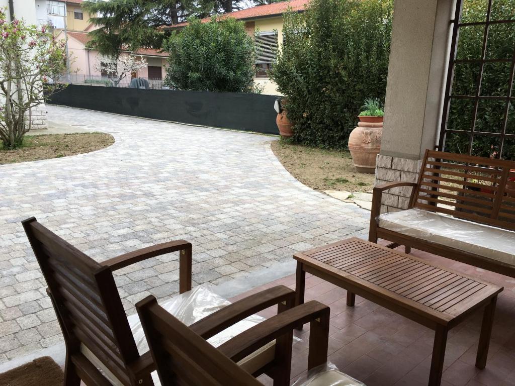 Un patio sau altă zonă în aer liber la La Casa di Nila