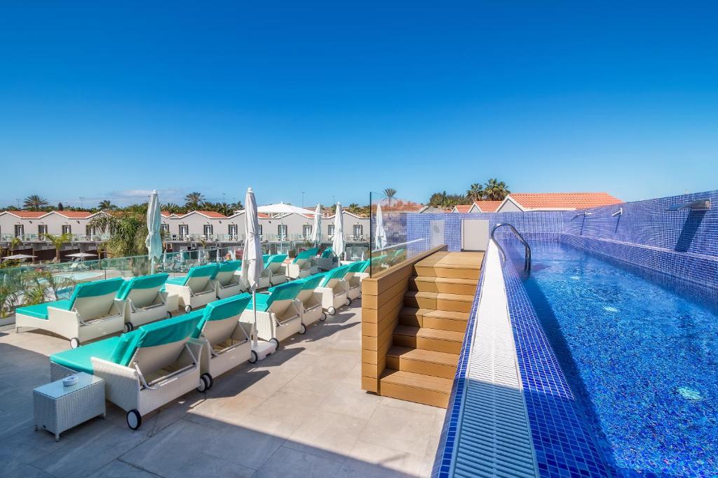 Bazén v ubytování Hotel LIVVO Los Calderones - Adults recommended nebo v jeho okolí