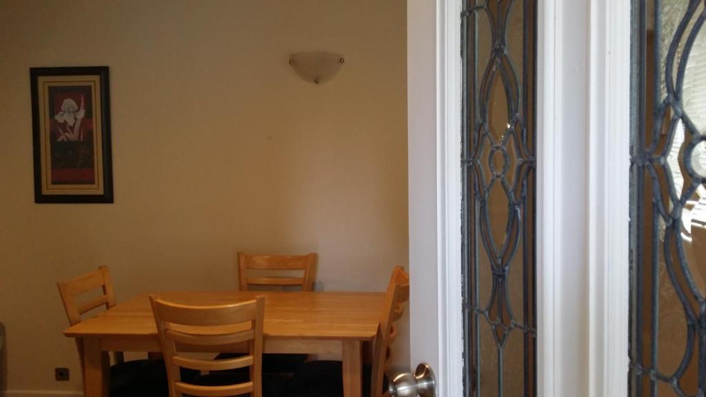 Chalets on Frenchman - 一间卧室小木屋配水疗浴