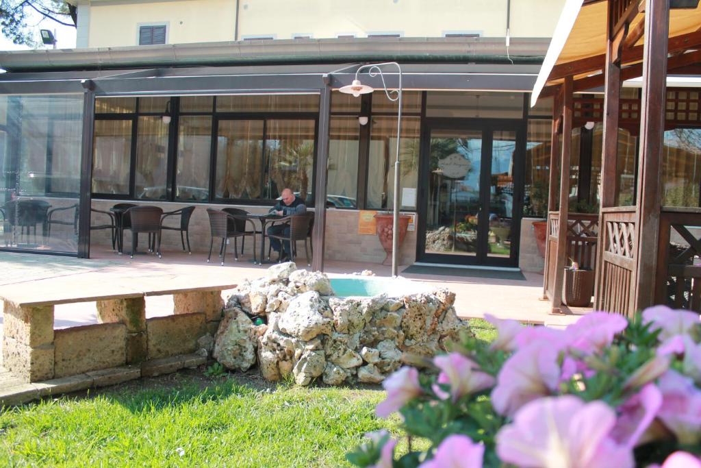 A garden outside Hotel Virginia