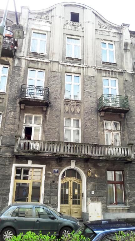 Budova, v ktorej sa apartmánový hotel nachádza