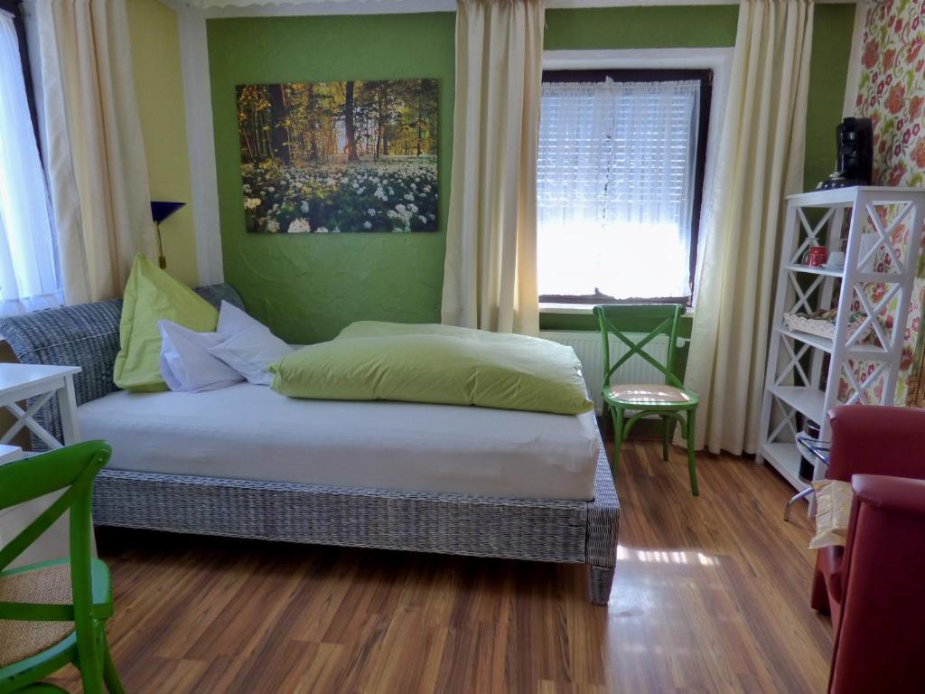 Postel nebo postele na pokoji v ubytování Hotel Engelhof