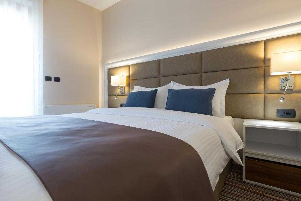 Hotel TESLA - Smart Stay Garni - Resim 36