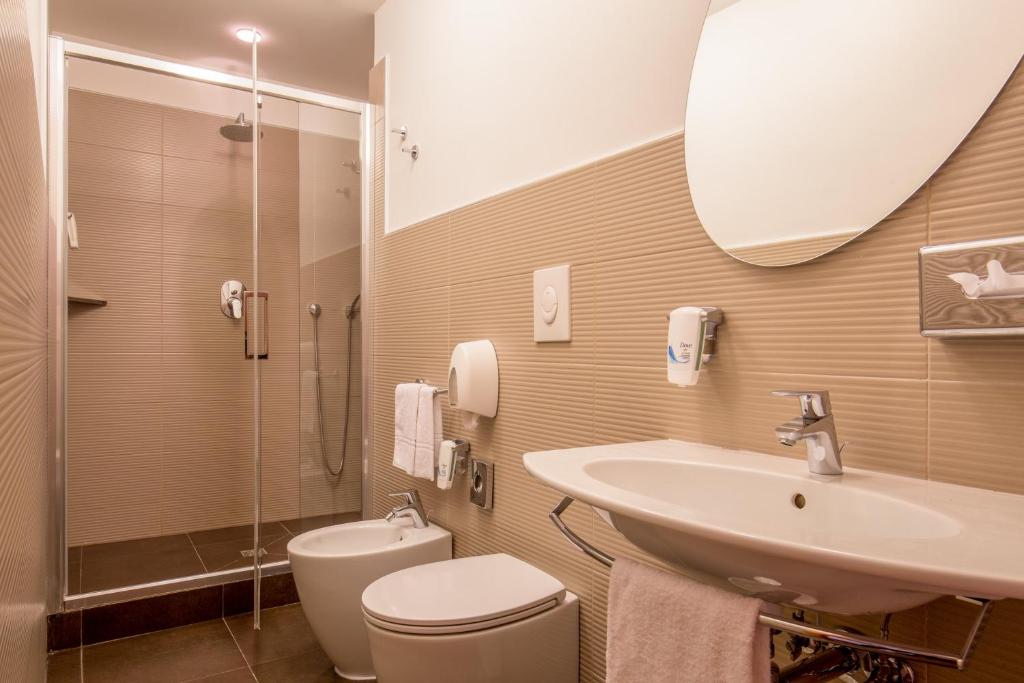 Koupelna v ubytování Best Western Hotel Globus
