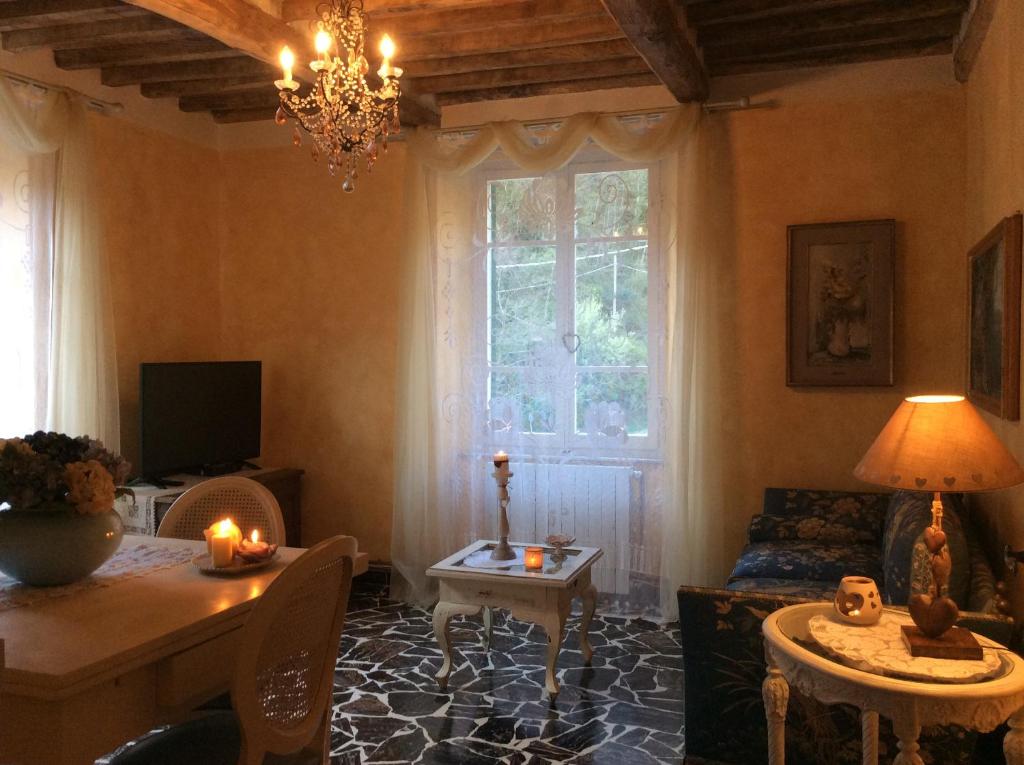 Televízia a/alebo spoločenská miestnosť v ubytovaní La casa del cuore