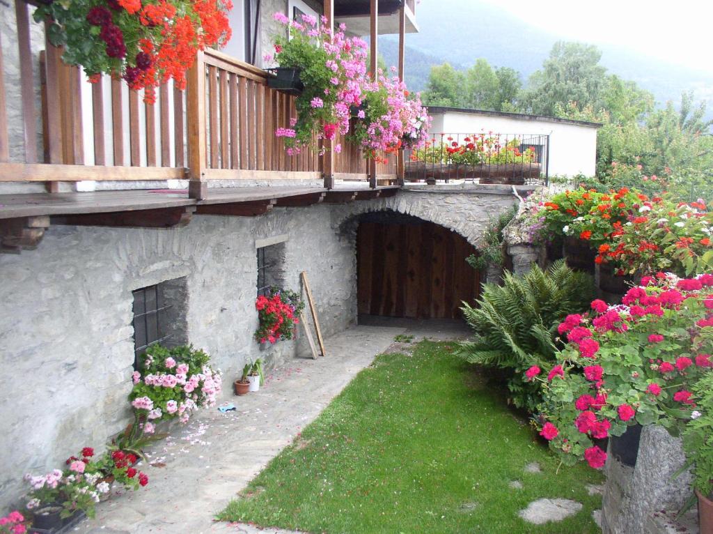 Ogród w obiekcie Le Vieux Noyer - Appartamenti al Verde villaggio di Rumiod