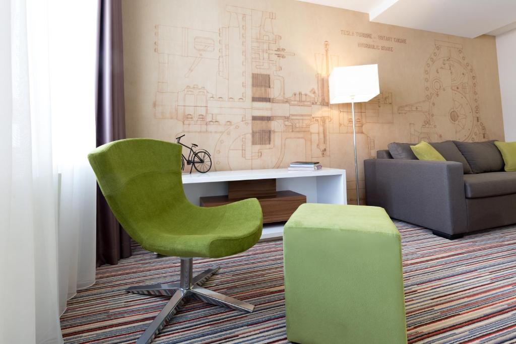 Hotel TESLA - Smart Stay Garni - Resim 35