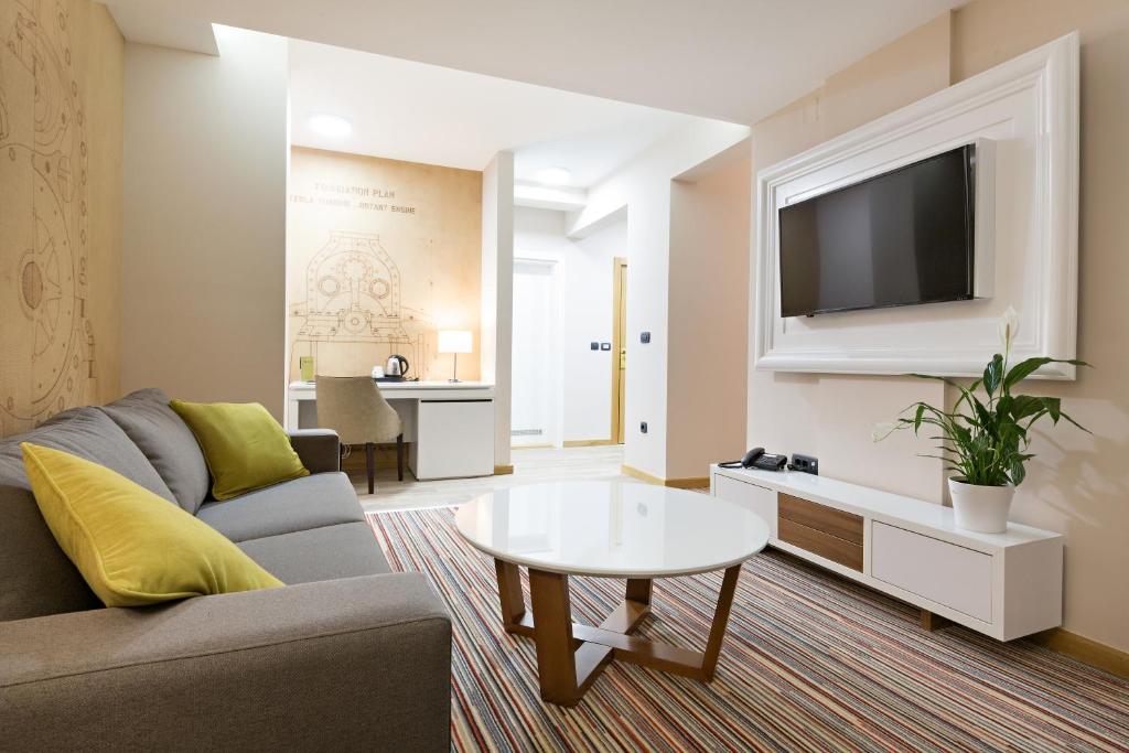 Hotel TESLA - Smart Stay Garni - Resim 43